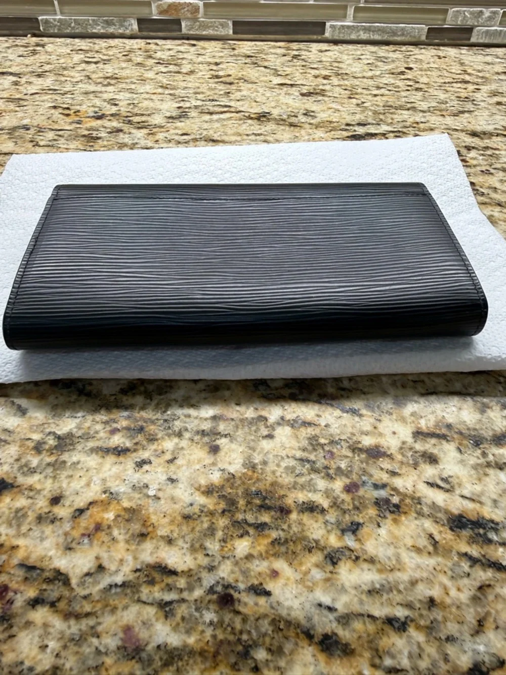 LOUIS VUITTON  Epi Portefeuille Sarah Wallet in Black - Picture 6 of 7